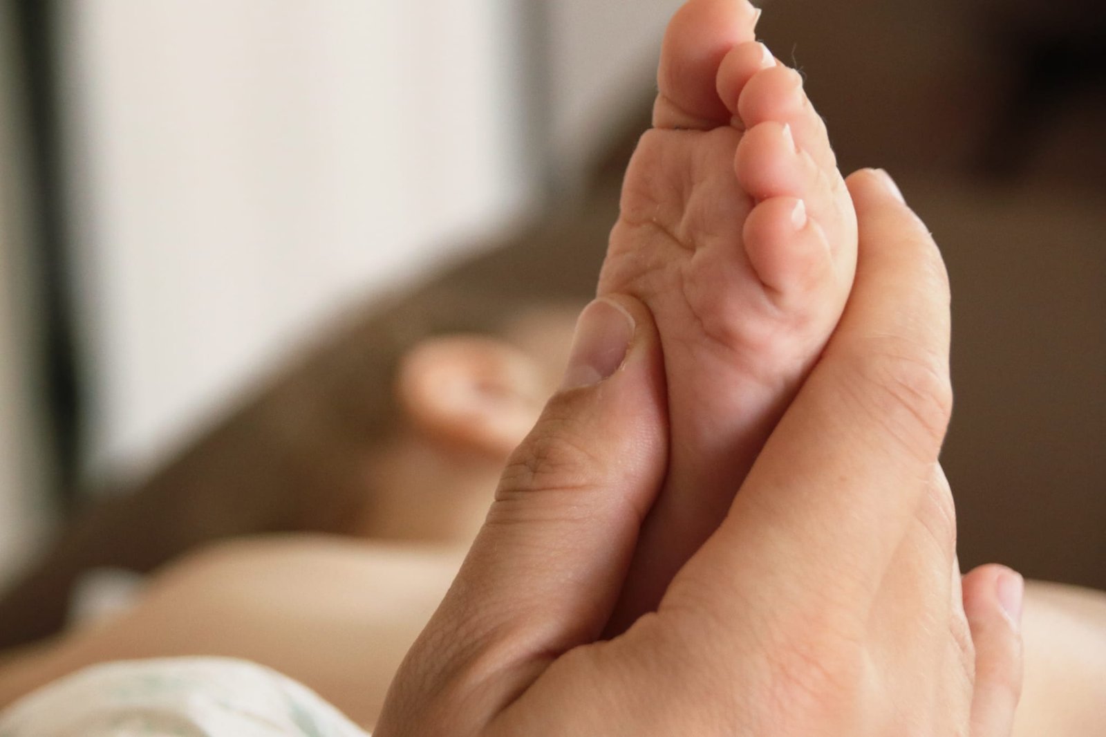 Sanfte osteopathische Behandlung eines Säuglings in Papenburg